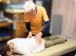 尾骨・仙骨・腰椎の可能性と歪みをチェック